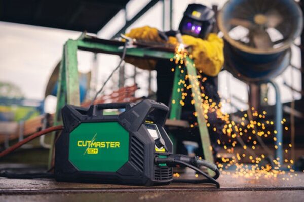 T94iH RHardHatPAPDualtecM 18 Thermal Dynamics Cutmaster 30+, 120-240V 1PH #1-3000-1